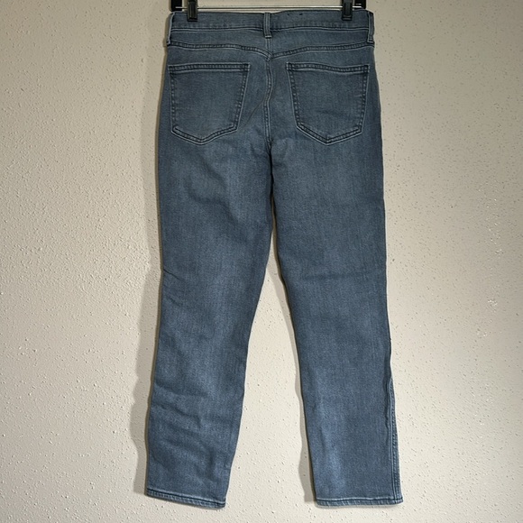 GAP Vintage Slim Mid Rise Gray Denim Jeans Straight Slim Leg Size 6 R 28 - Picture 2 of 15